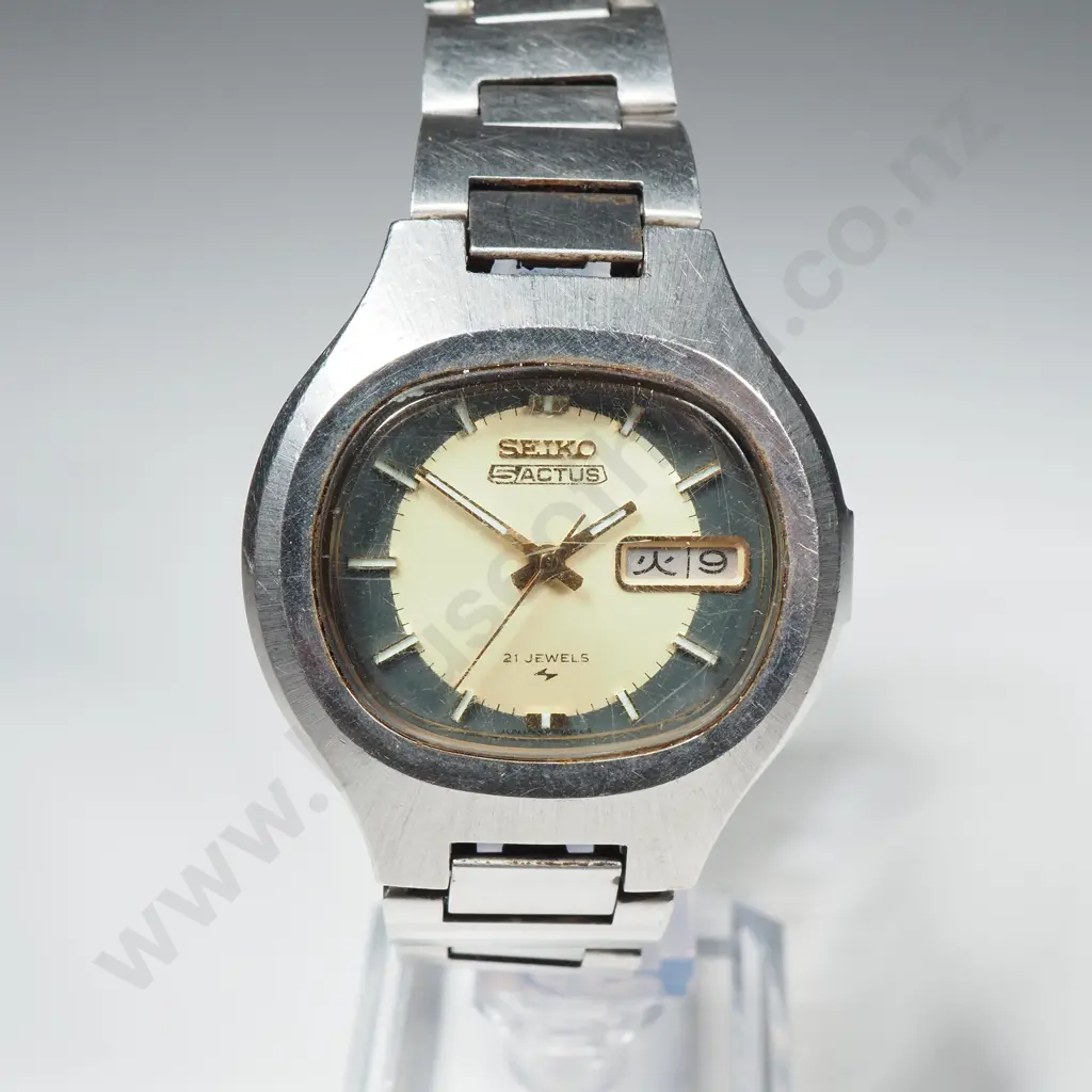 Vintage Seiko 5 Actus Wristwatch Image 1++