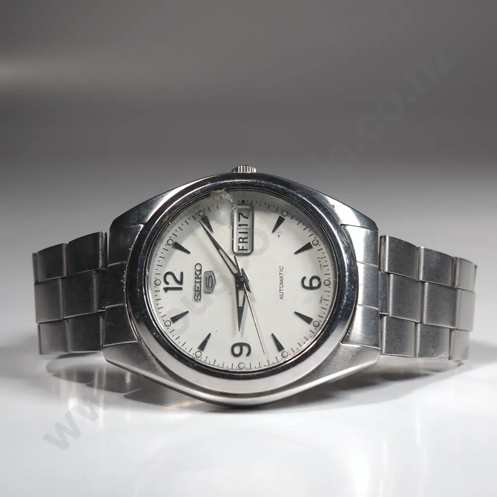 Vintage Seiko 5 Automatic Gents Wrist Watch AF Image 1++