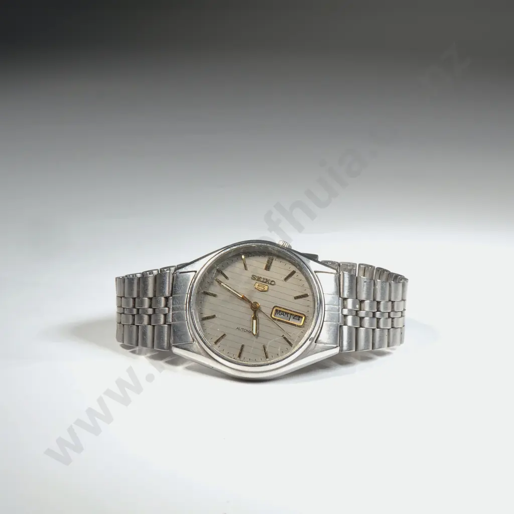 Vintage Seiko 5 Gents Wrist Watch Image 1++