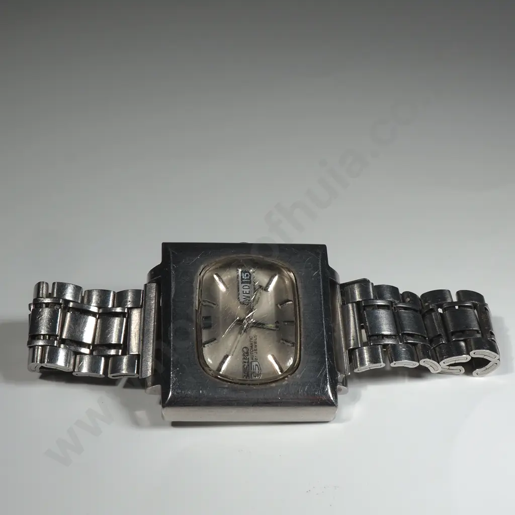 Vintage Seiko 5 Automatic Wristwatch Image 1++