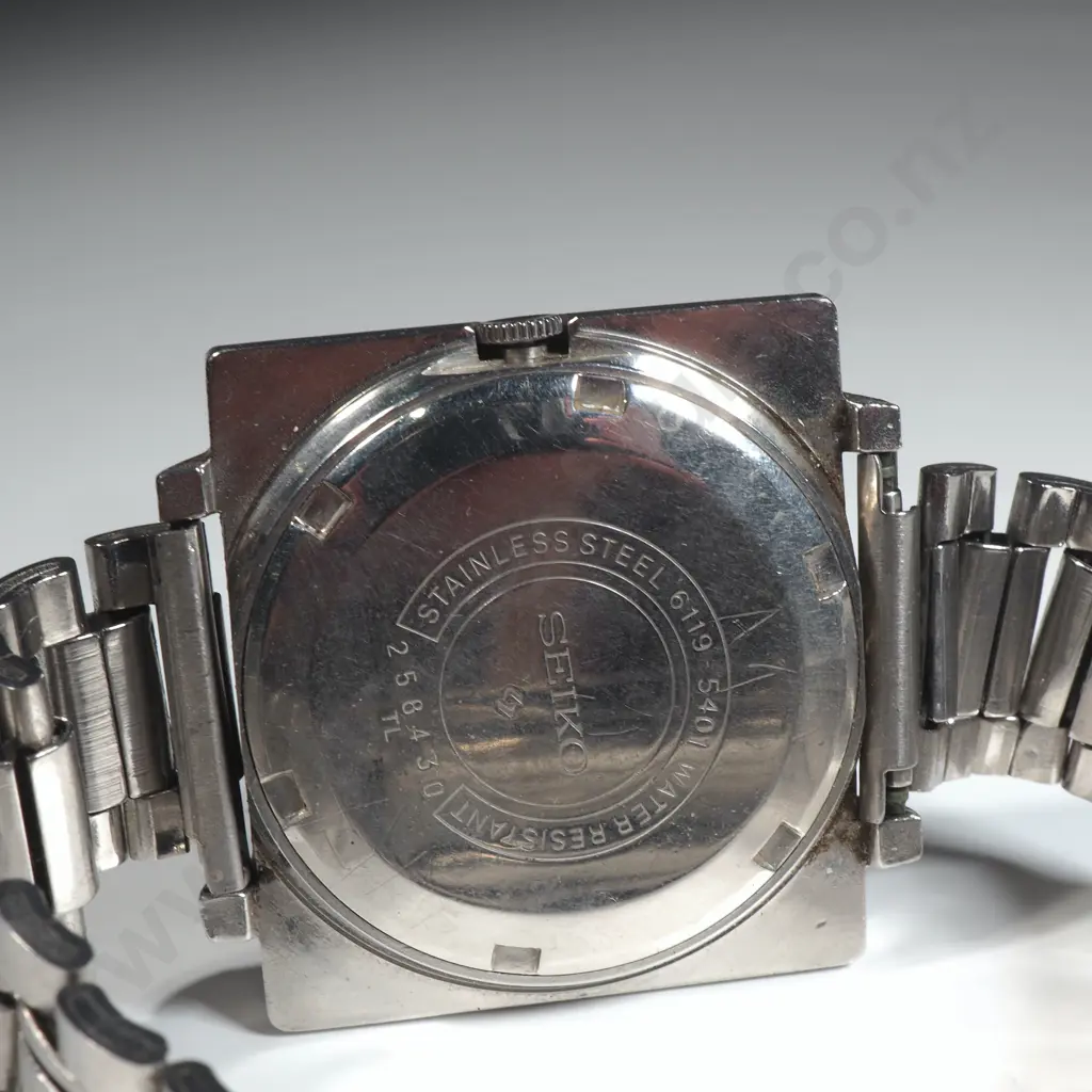 Vintage Seiko 5 Automatic Wristwatch Image 1++