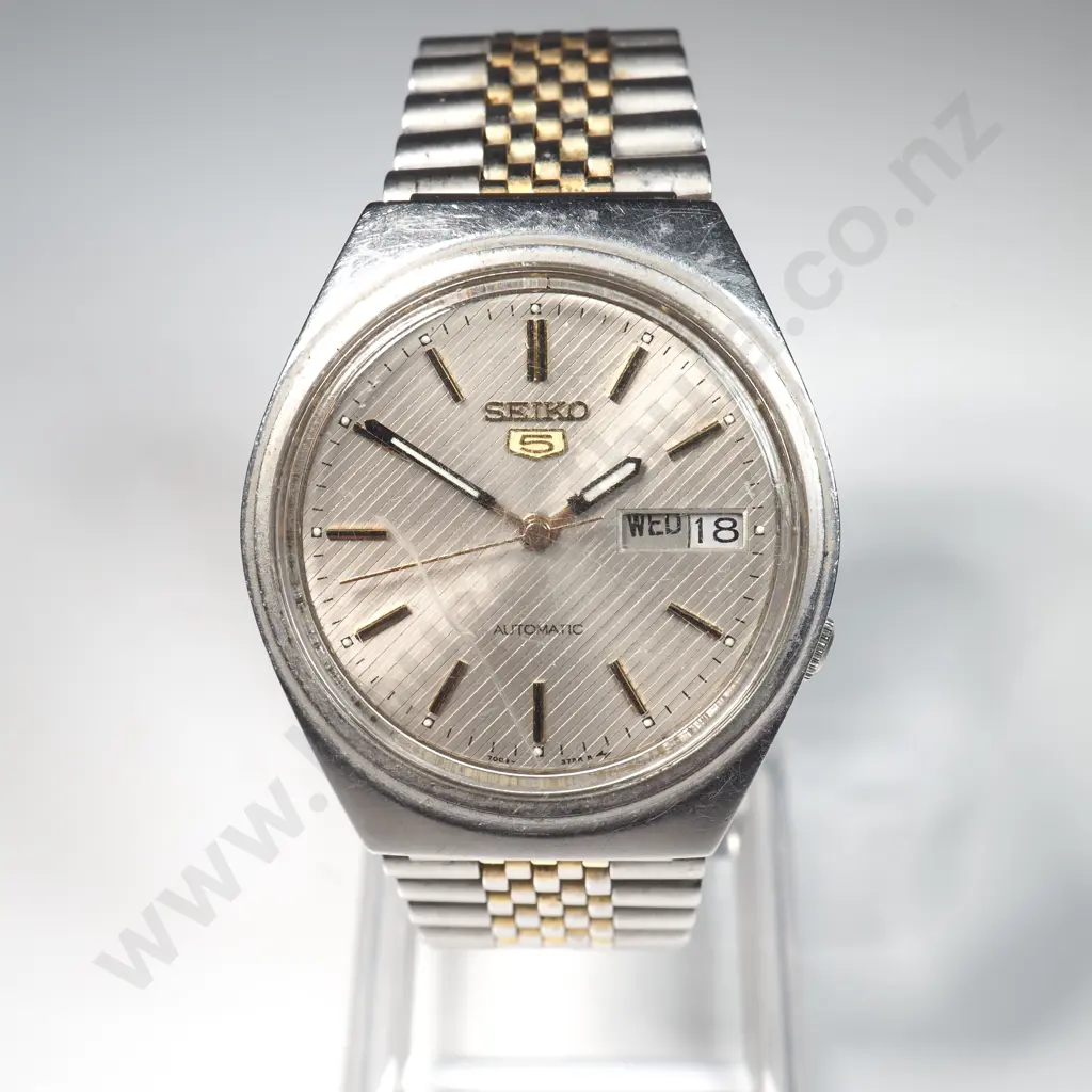 Vintage Seiko 5 Automatic Gents Wrist Watch Image 1++