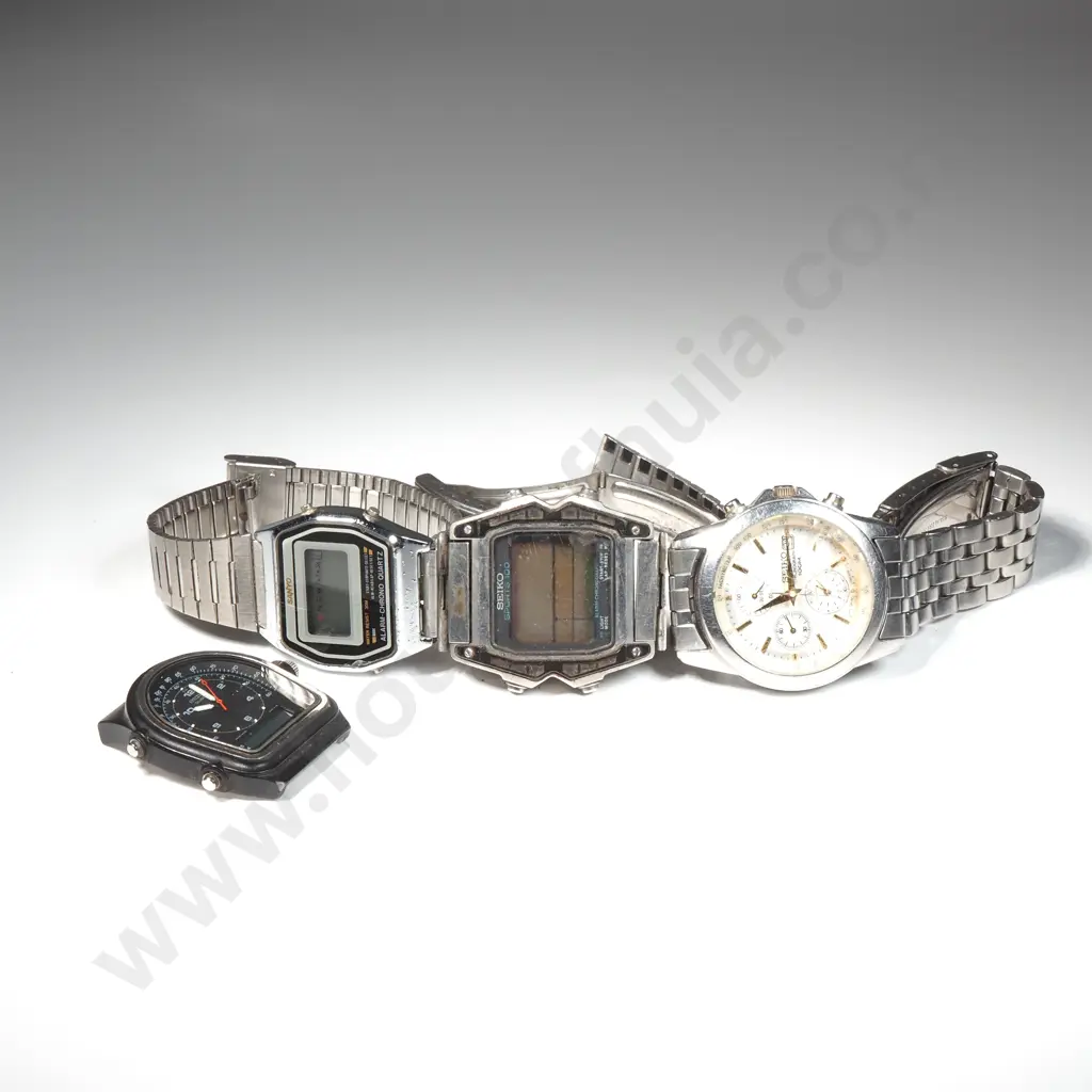 Assorted Lot of Four Vintage Seiko Wristwatches A/F Image 1++