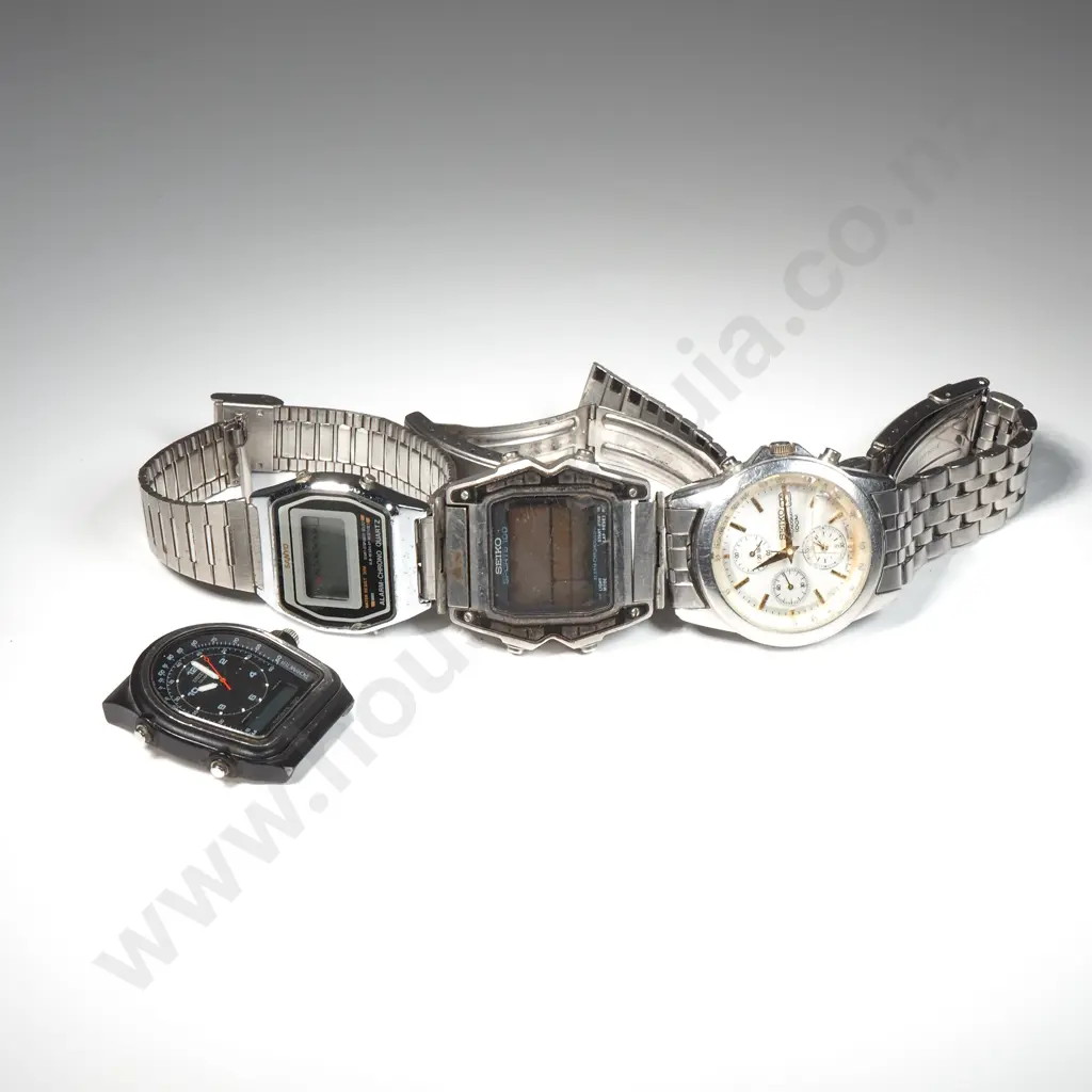 Assorted Lot of Four Vintage Seiko Wristwatches A/F Image 1++