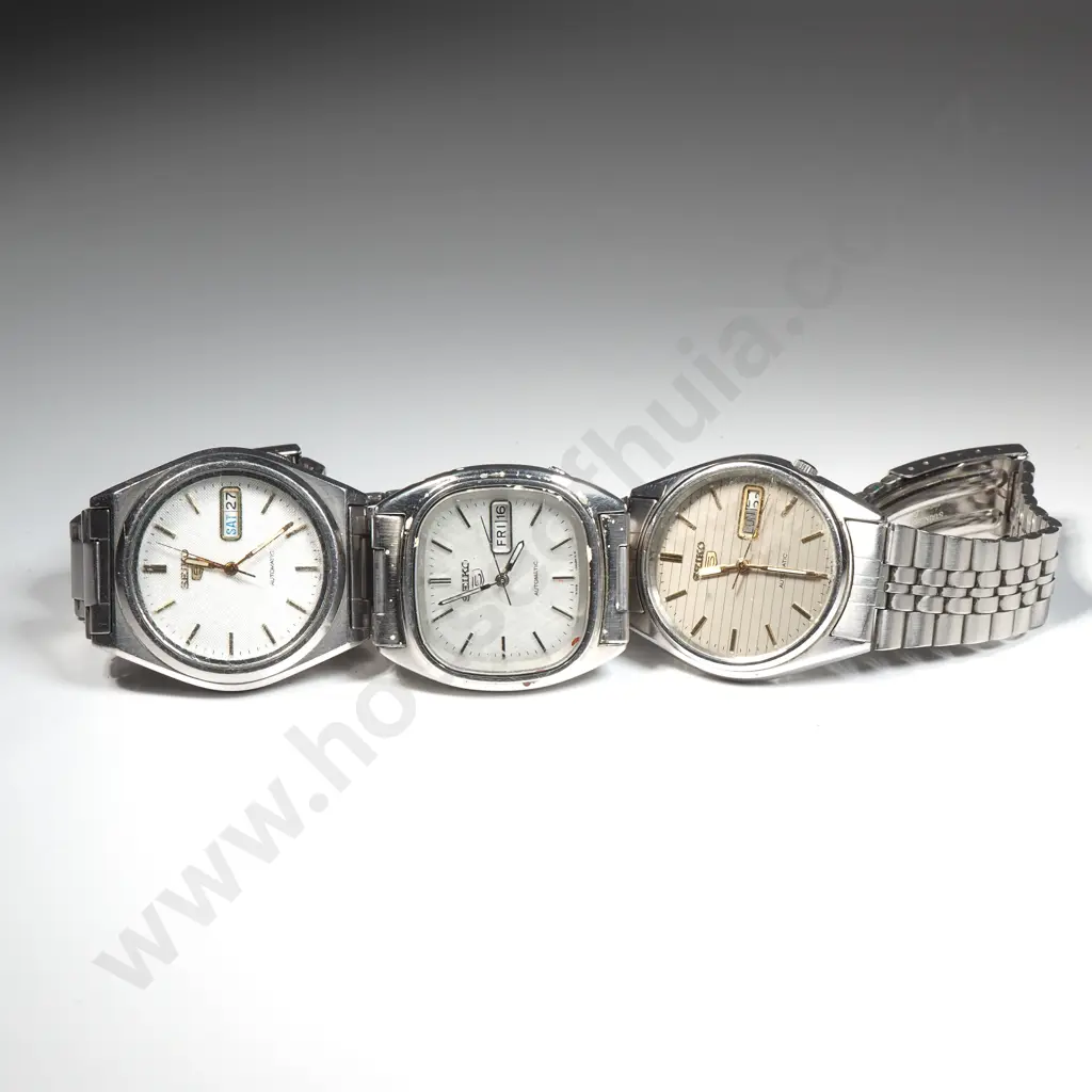 Assorted Lot of Three Gents Seiko Automatic Wristwatches - Sold As Is For Restoration & Parts - Some Running  Image 1++