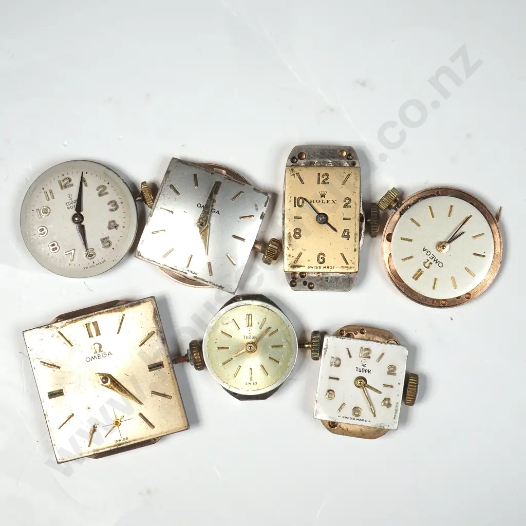 Small Bag of Assorted Watch Mechanisms AF Image 1++