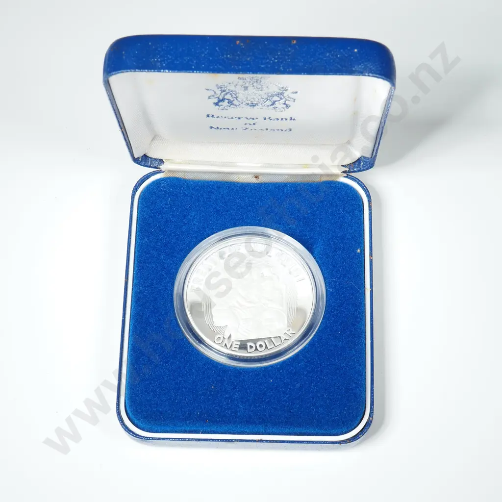 1990 New Zealand Sterling Silver Proof Dollar Image 1++