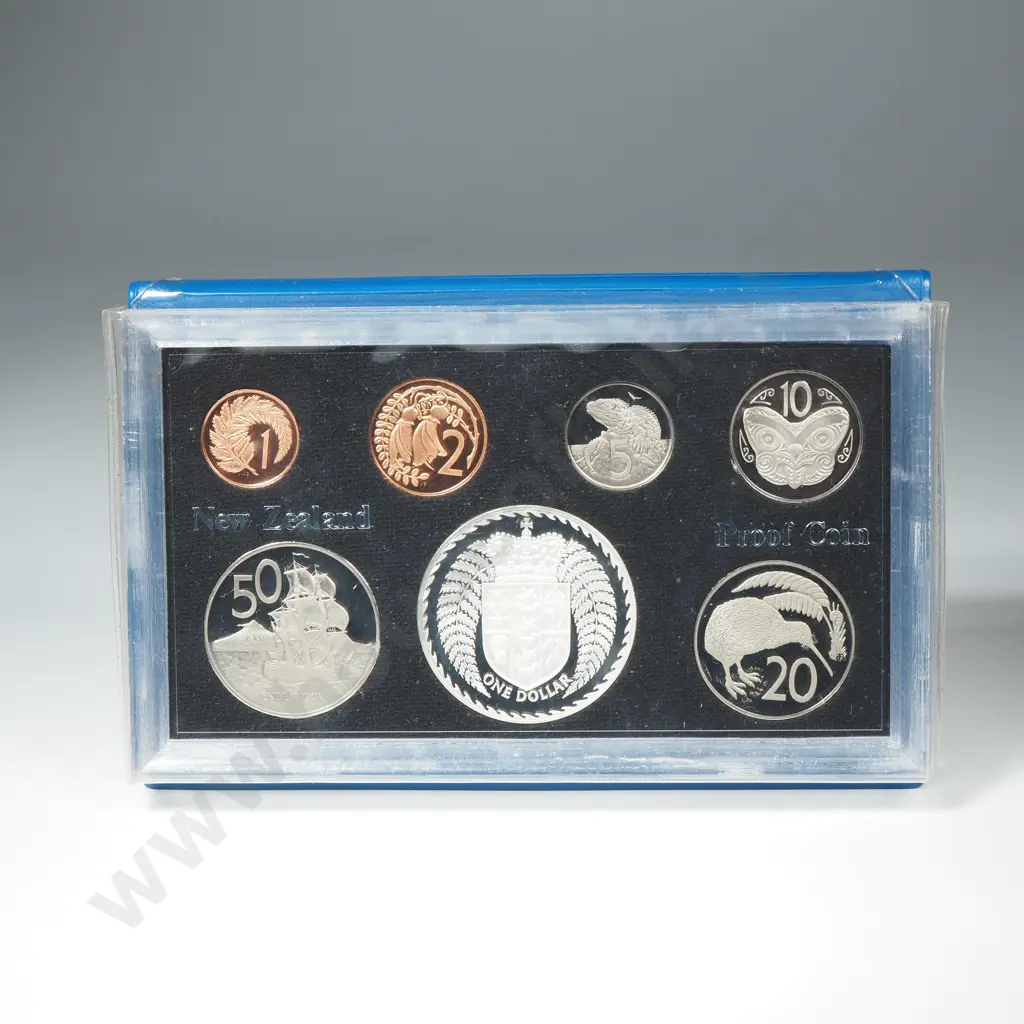 1979 New Zealand Proof Coin Set w Silver Dollar Image 1++