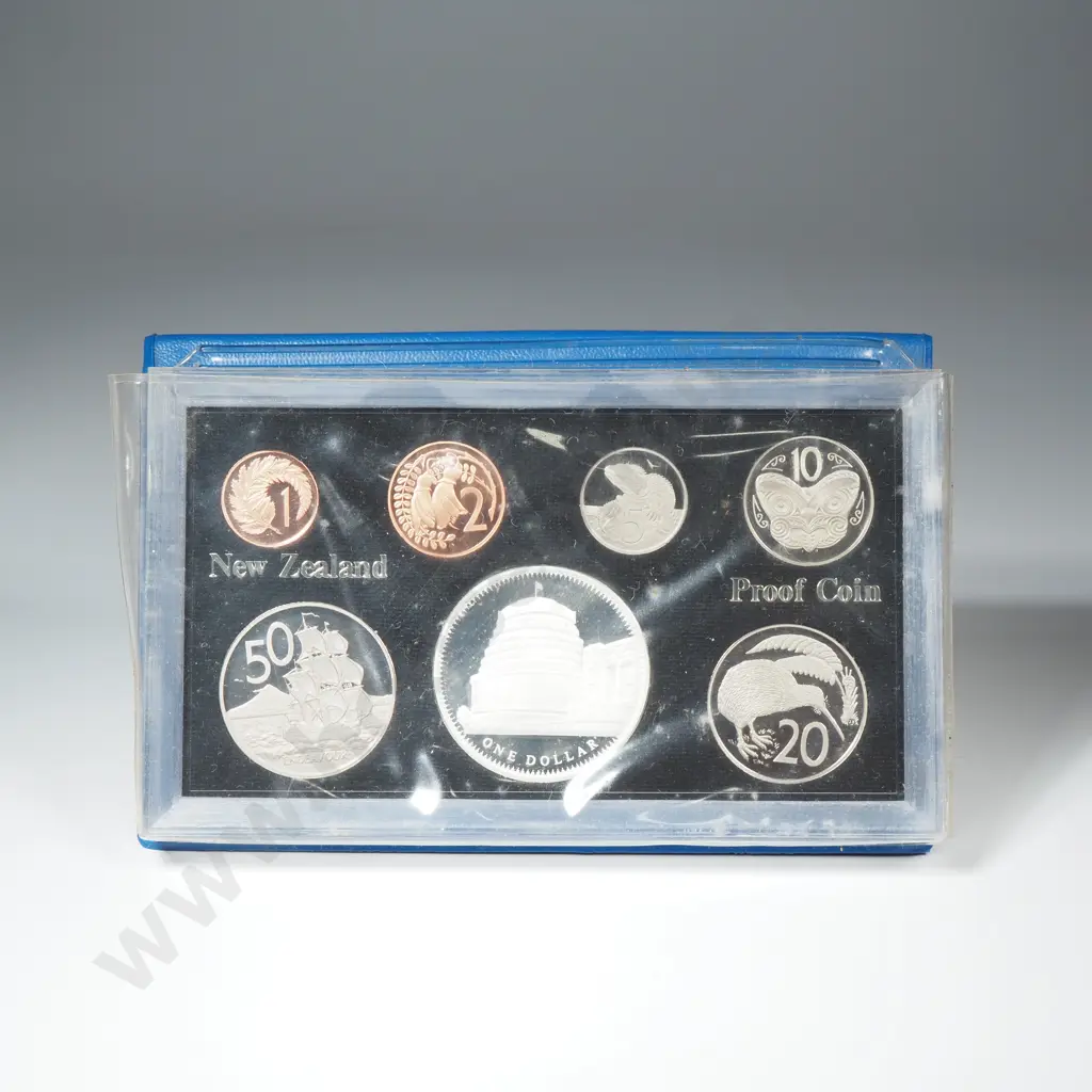 1978 New Zealand Proof Set w Silver Dollar Image 1++