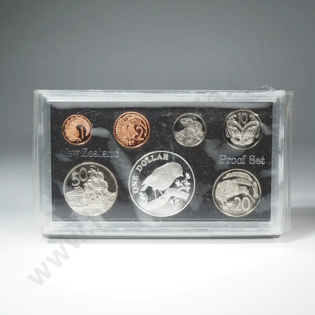 1984 New Zealand Proof Set w Silver Dollar Image 1++
