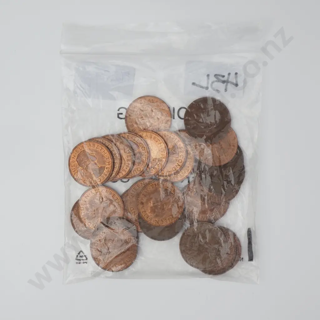 Assorted Lot of Better Grade New Zealand Half Pennies Image 1++