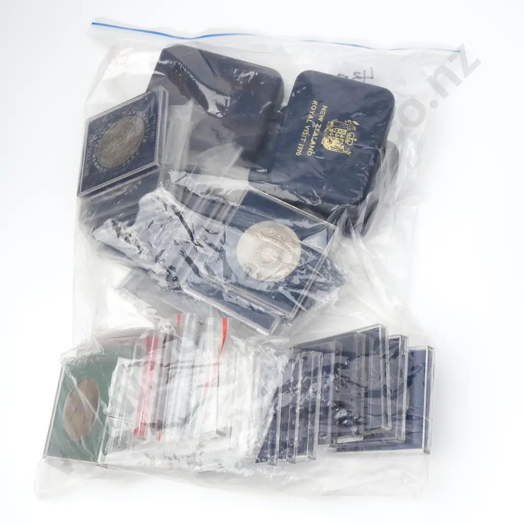 29 x cased New Zealand UNC Dollar Coins Image 1++