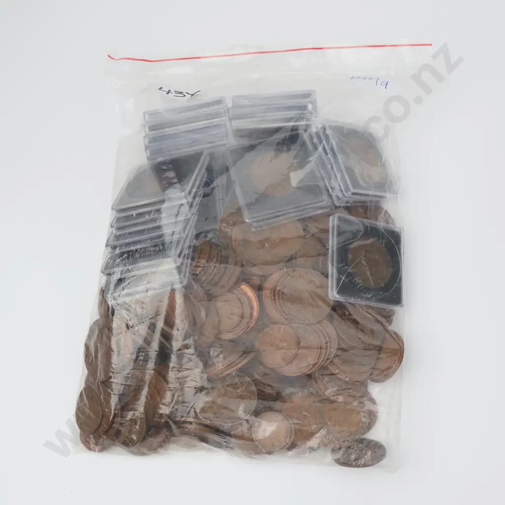 2.2 KG of Mixed New Zealand & Australian Pennies Image 1++