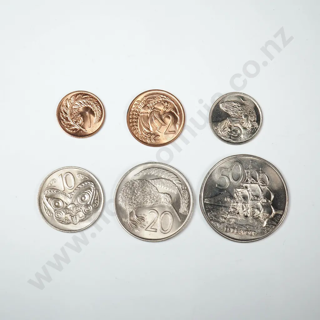 6 1971 New Zealand UNC Circulation Coins 1 - 50 Cent Coins Total CV $320 Image 1++
