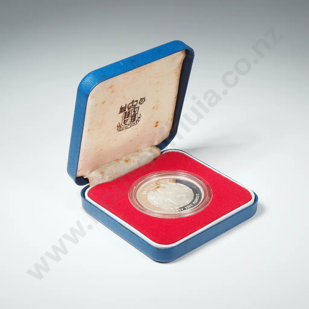 1977 Bailywick of Guernsey Twenty Five Pence Sterling Silver Proof Coin Image 1++