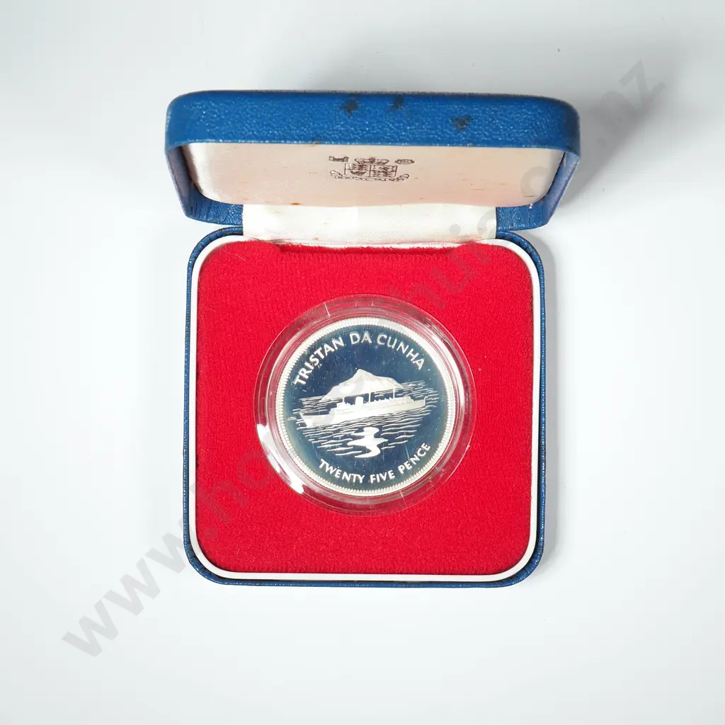 1977 Bailywick of Guernsey Twenty Five Pence Sterling Silver Proof Coin Image 1++
