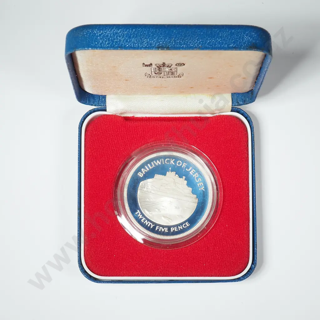 1977 Bailywick of Guernsey Twenty Five Pence Sterling Silver Proof Coin Image 1++