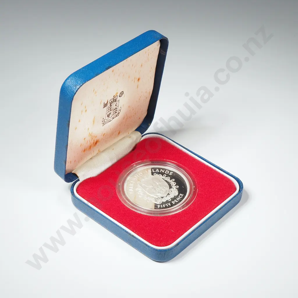 1977 Bailywick of Guernsey Twenty Five Pence Sterling Silver Proof Coin Image 1++
