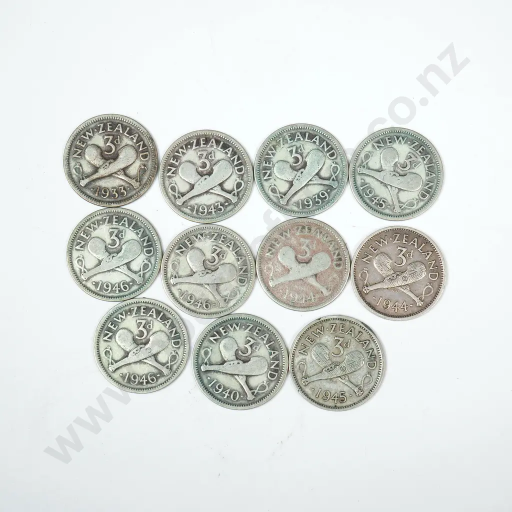 14.6 Grams of New Zealand 50% Threepence Coins  Image 1++
