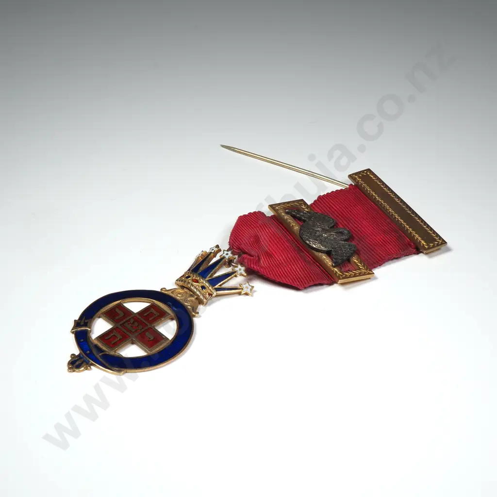 Antique 9ct Gold Masonic Medal Image 1++