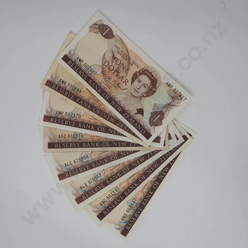 Eight Type II New Zealand One Dollar Banknotes - Various Grades Image 1++