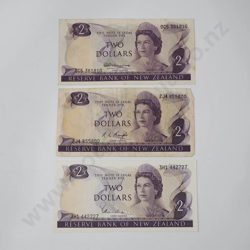 Three New Zealand Type I Two Dollar Banknotes - Includes Fleming Image 1++