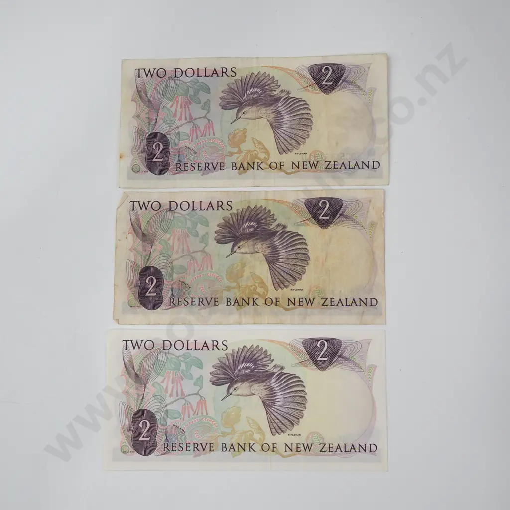 Three New Zealand Type I Two Dollar Banknotes - Includes Fleming Image 1++