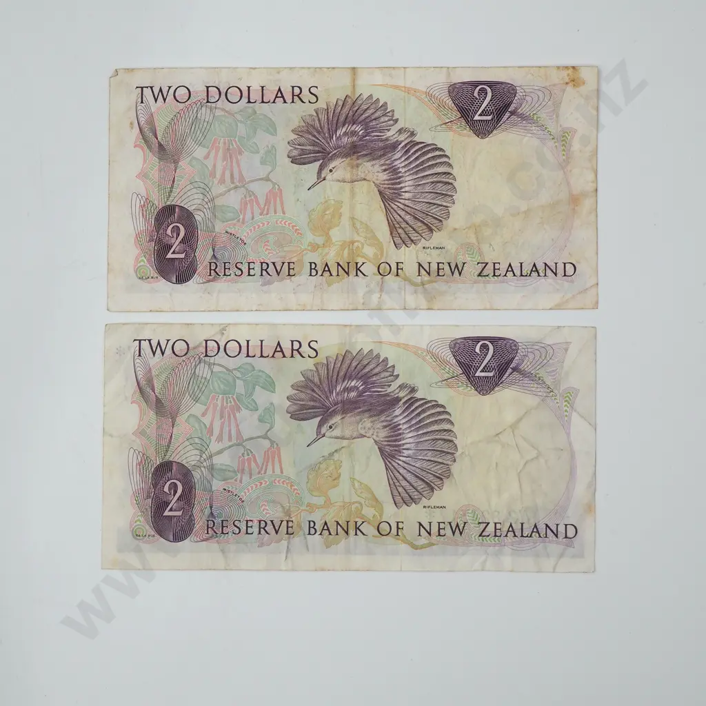 Two Hardie Type I Star Two Dollar Banknotes 9Y2 & 9Y3 Image 1++