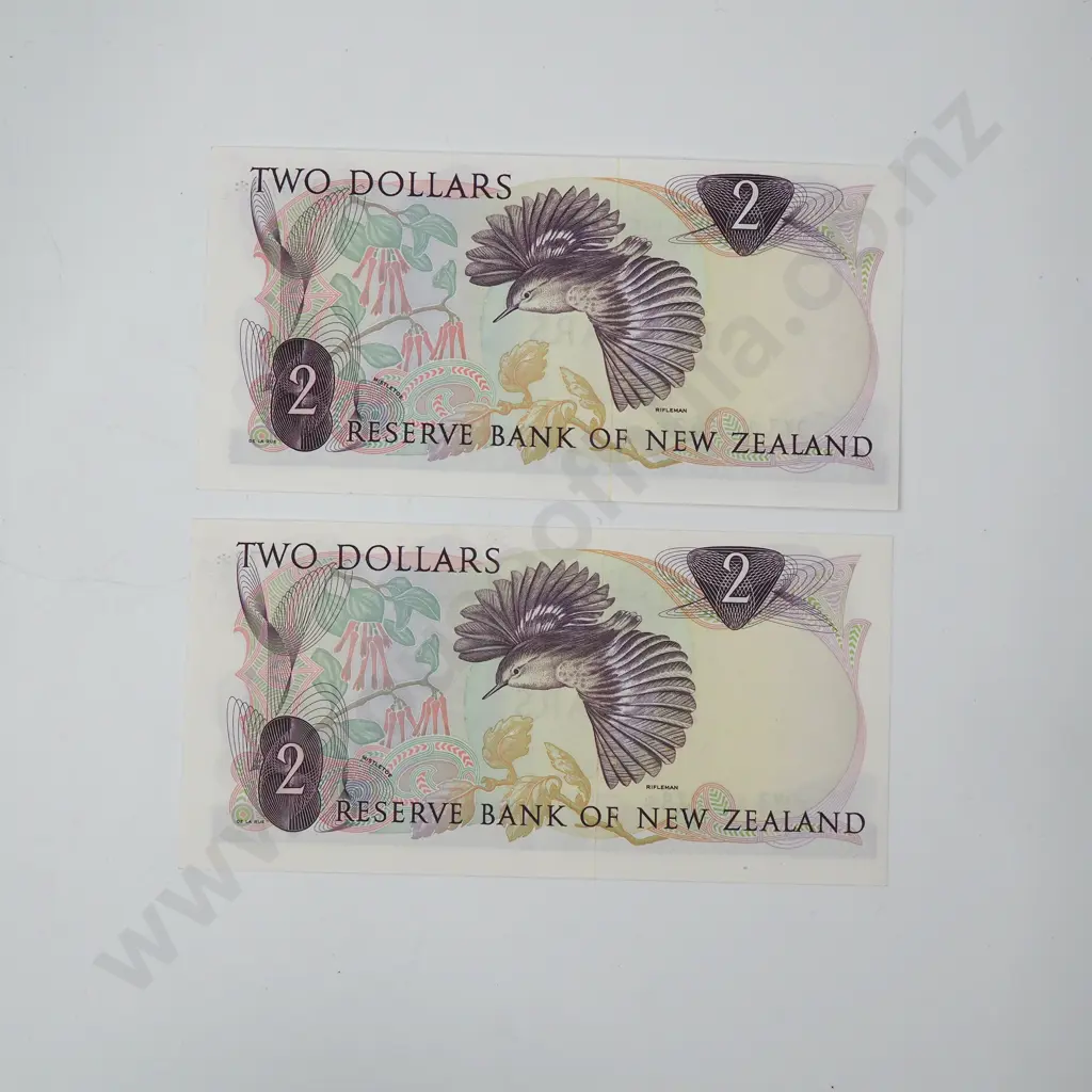 Consecutive Pair of Hardie Type I Two Dollar Star 9Y3 Banknotes - AUNC Image 1++