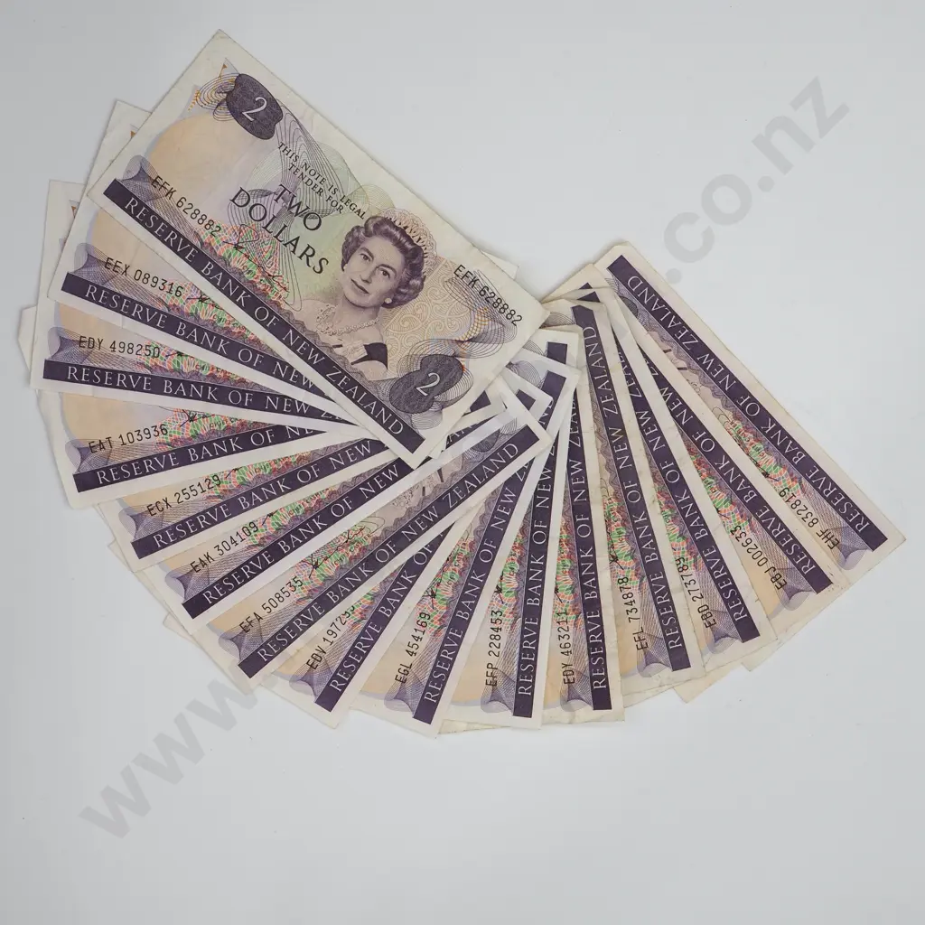 15 New Zealand Hardie Type II Two Dollar Banknotes - Various Prefixes Image 1++