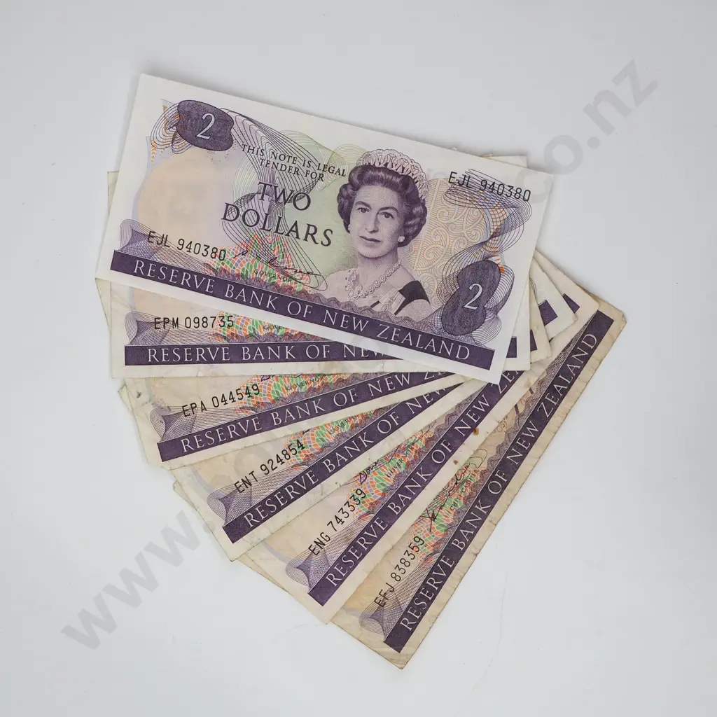 Six New Zealand Two Dollar Banknotes Image 1++