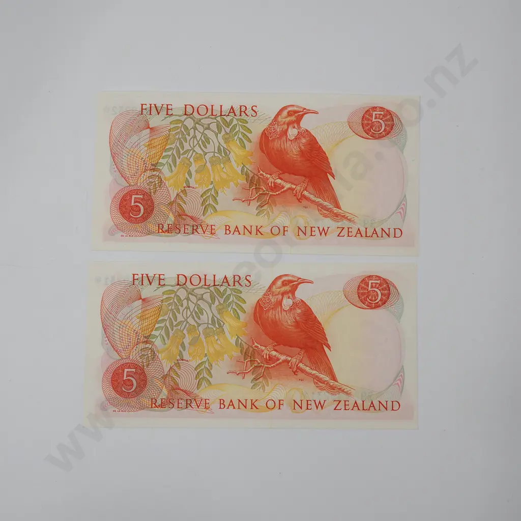 Consecutive Pair of Hardie Type I Five Dollar Star 992 Banknotes - AUNC Image 1++
