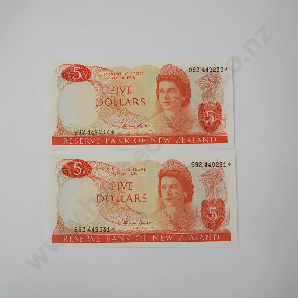 Consecutive Pair of Hardie Type I Five Dollar Star 992 Banknotes - AUNC Image 1++