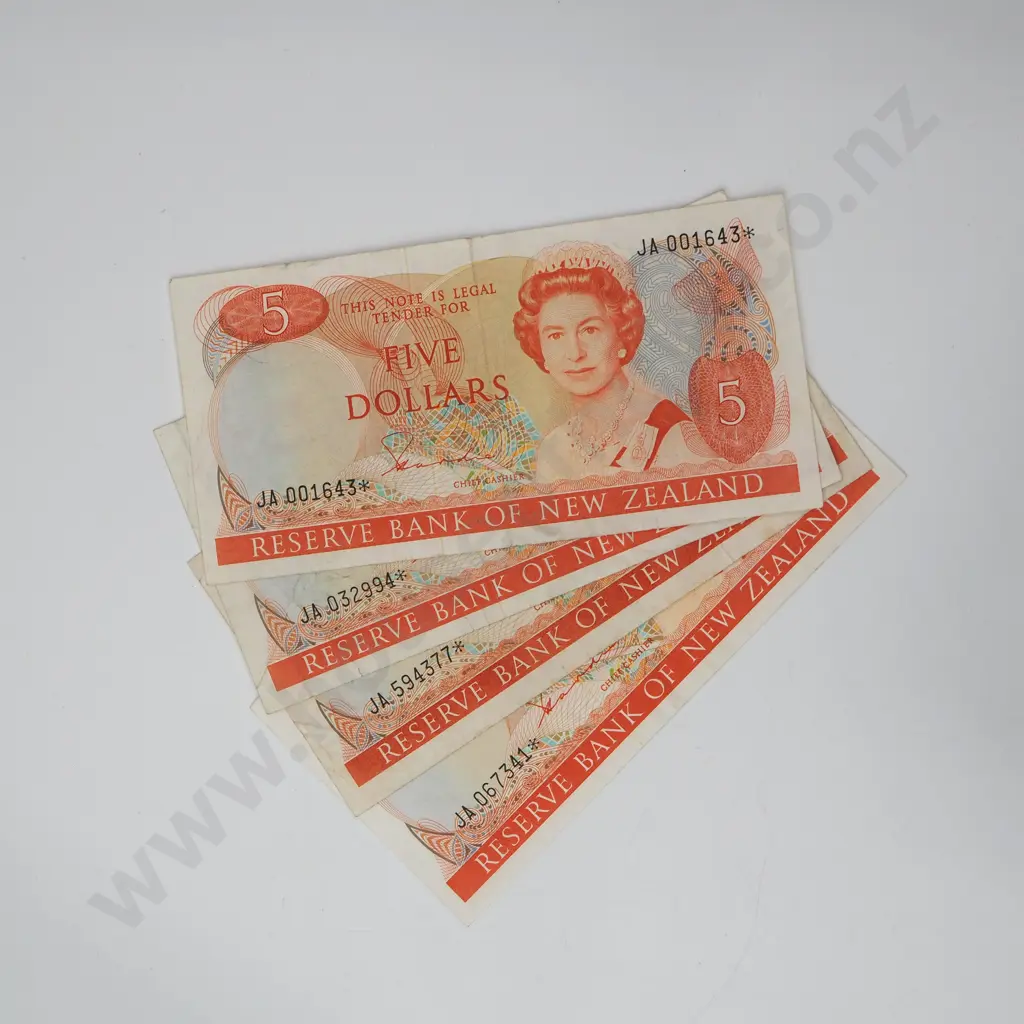 Four New Zealand Hardie Type II Five Dollar Star Banknotes Image 1++