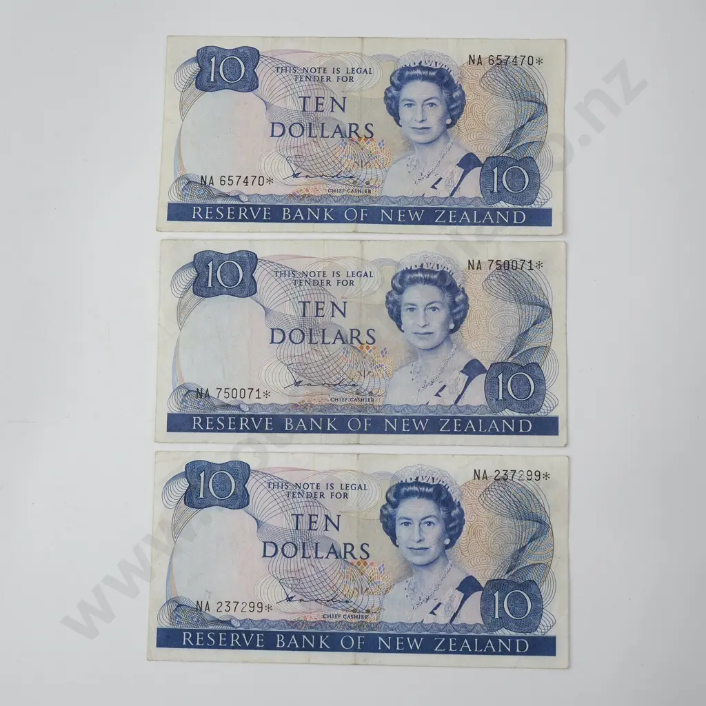 Three Hardie Type II Ten Dollar Star Banknotes - NA Prefix Image 1++