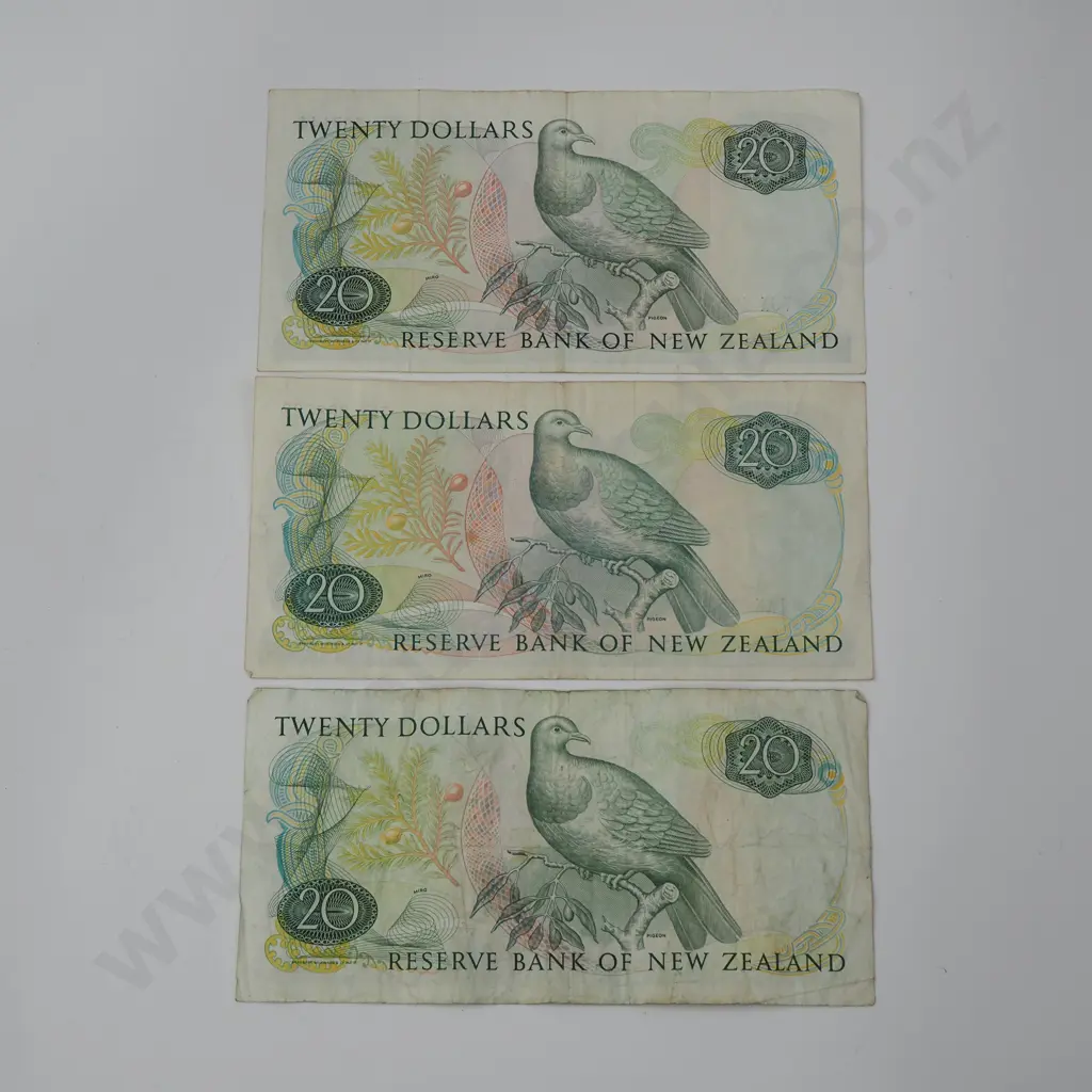 Three Twenty Dollar New Zealand Banknotes - Brash & Russell Signatures Image 1++