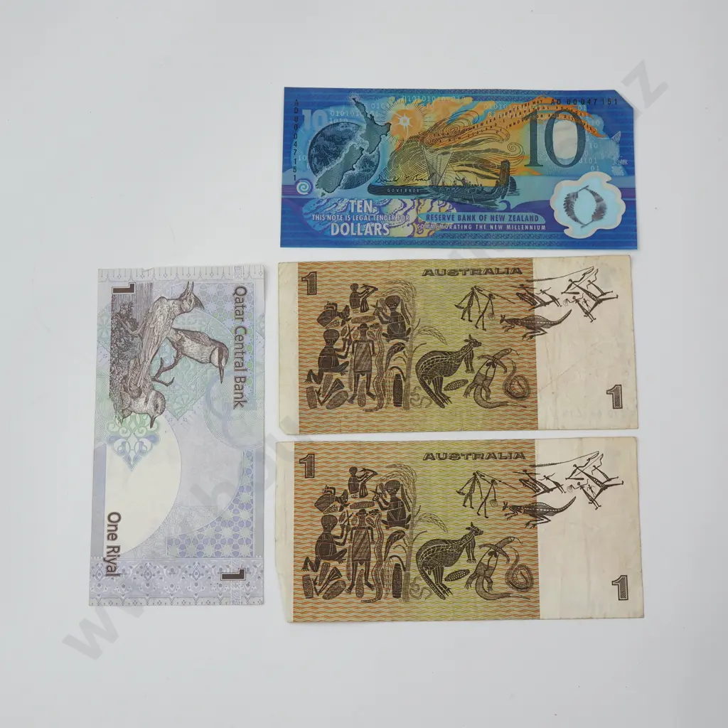 Assorted Banknotes incl NZ & Australian Image 1++