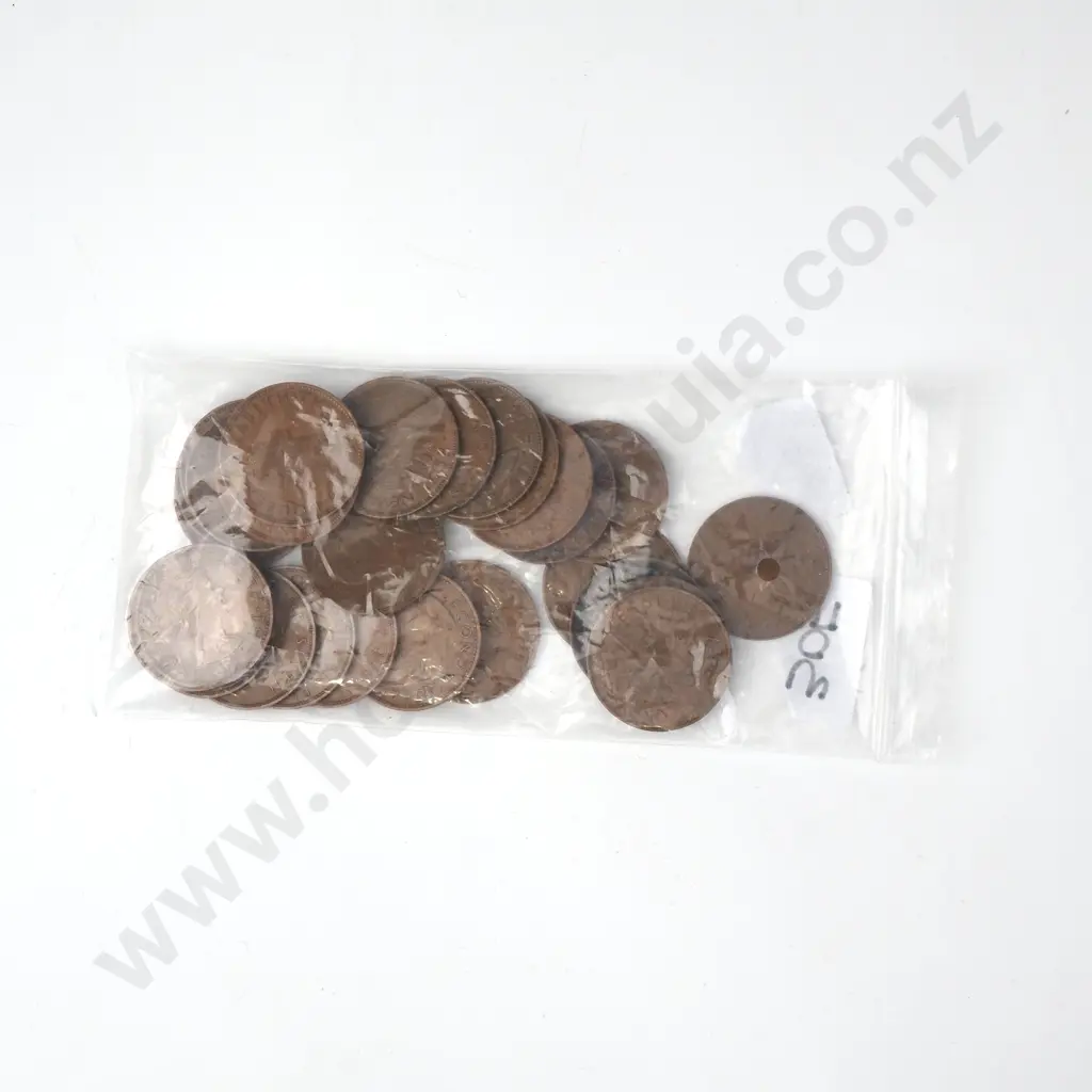 Assorted Vintage NZ Penny Coins Image 1++