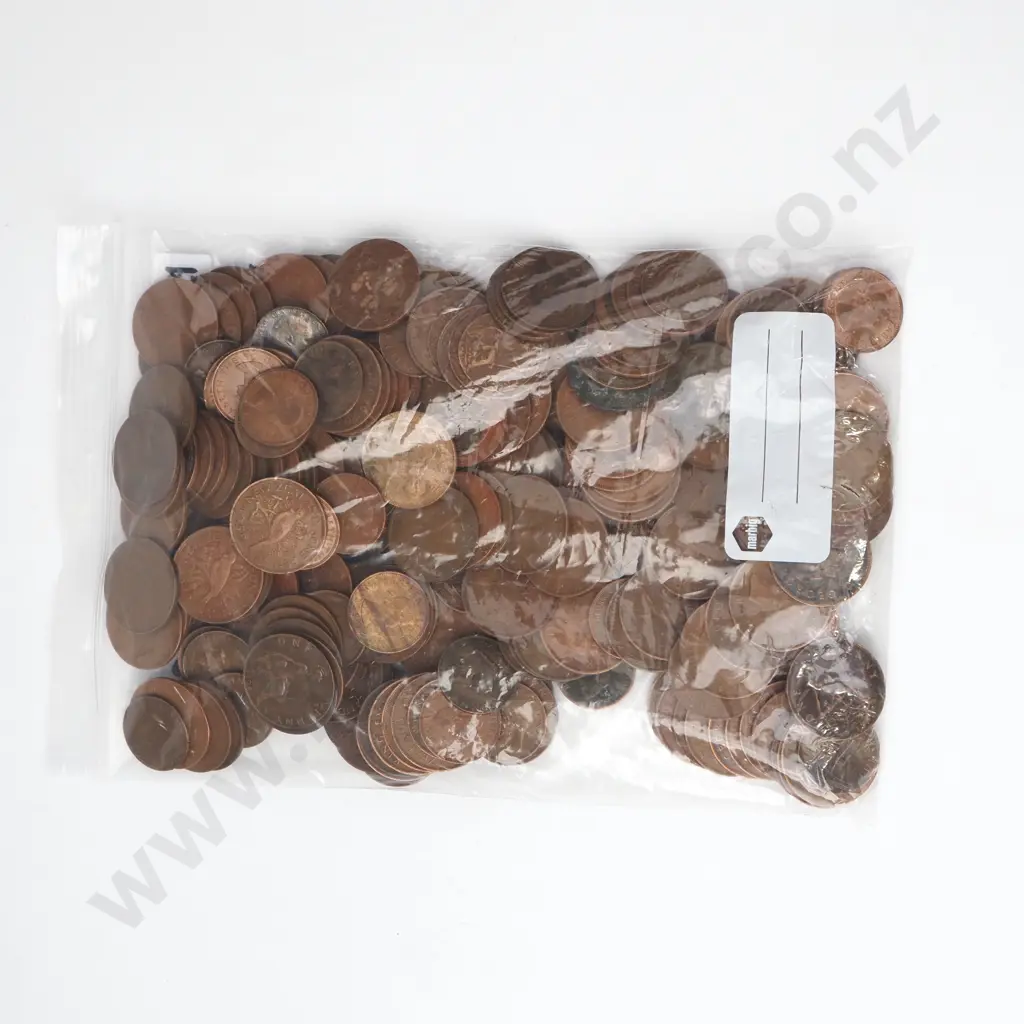 2.05 KG of Pennies & Halfpennies  Image 1++