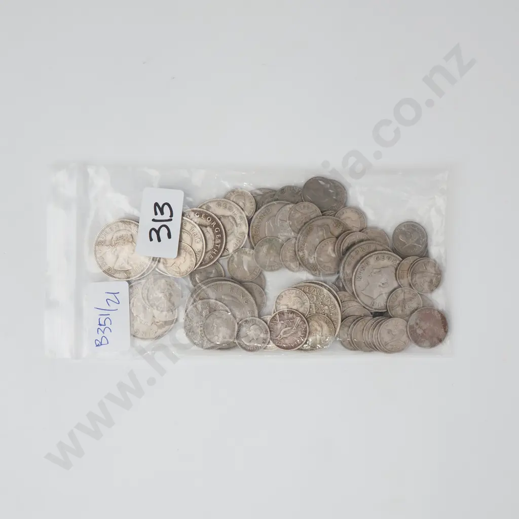 Assorted Lot of Post 1947 New Zealand Pre Decimal Coinage Image 1++
