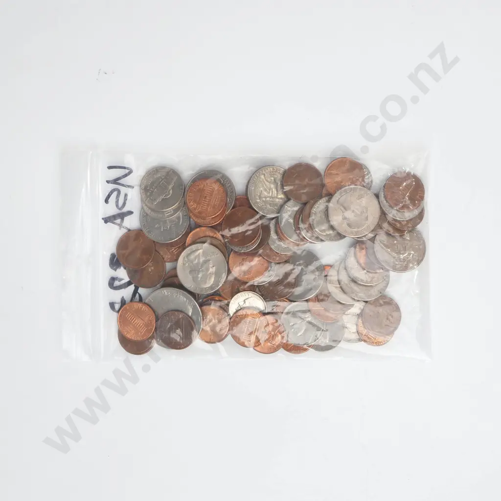 320 Grams of Assorted United States of America Coinage Image 1++