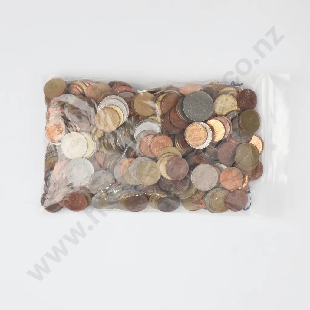 650 Grams of Singapore Coinage Image 1++
