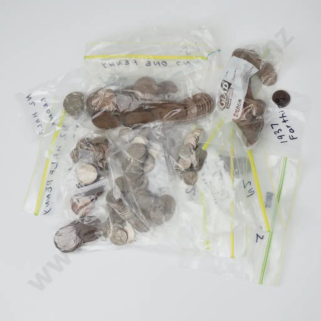 Large Assorted lot of Mainly New Zealand Coinage  Image 1++