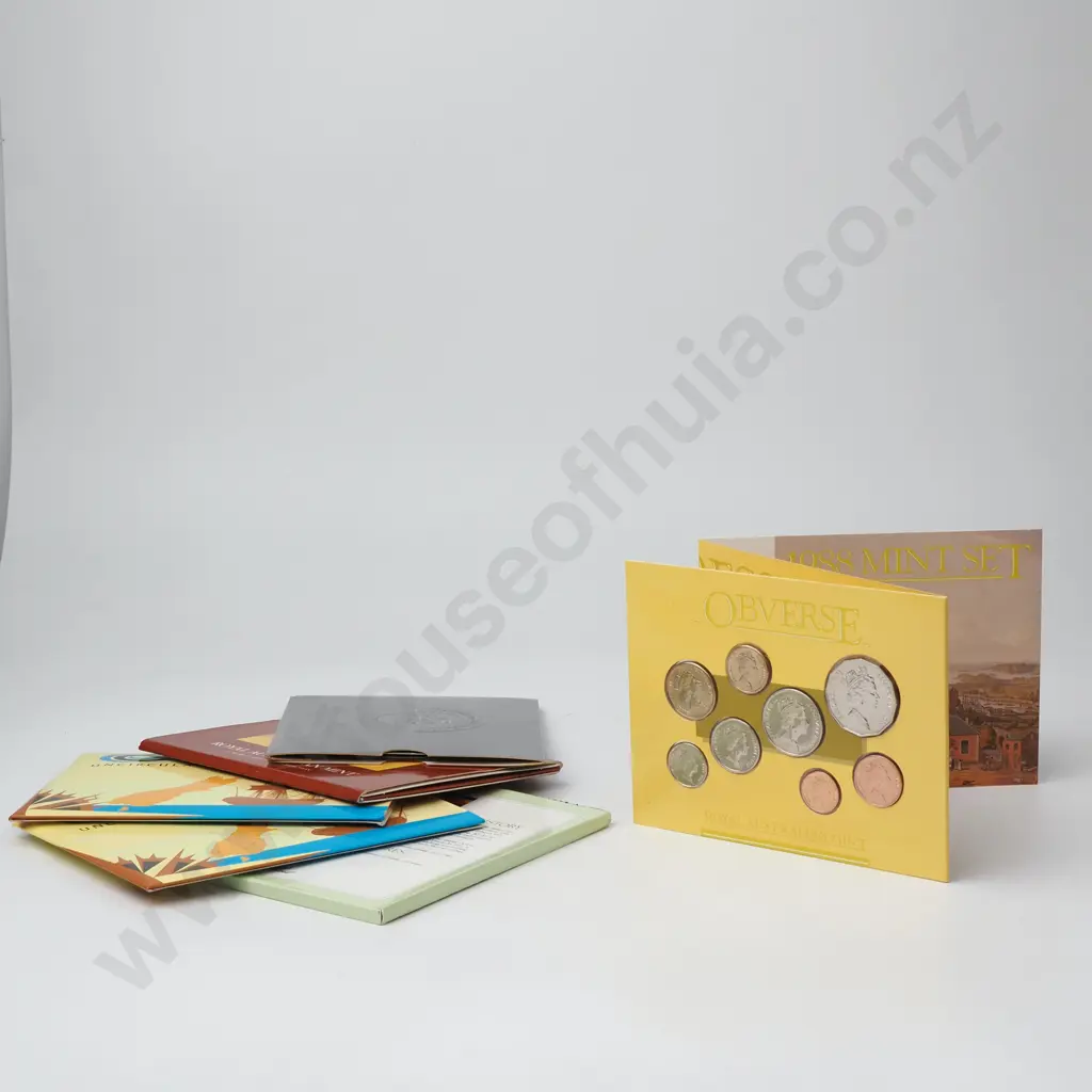 Assorted lot of New Zealand & International UNC Coin Sets Image 1++