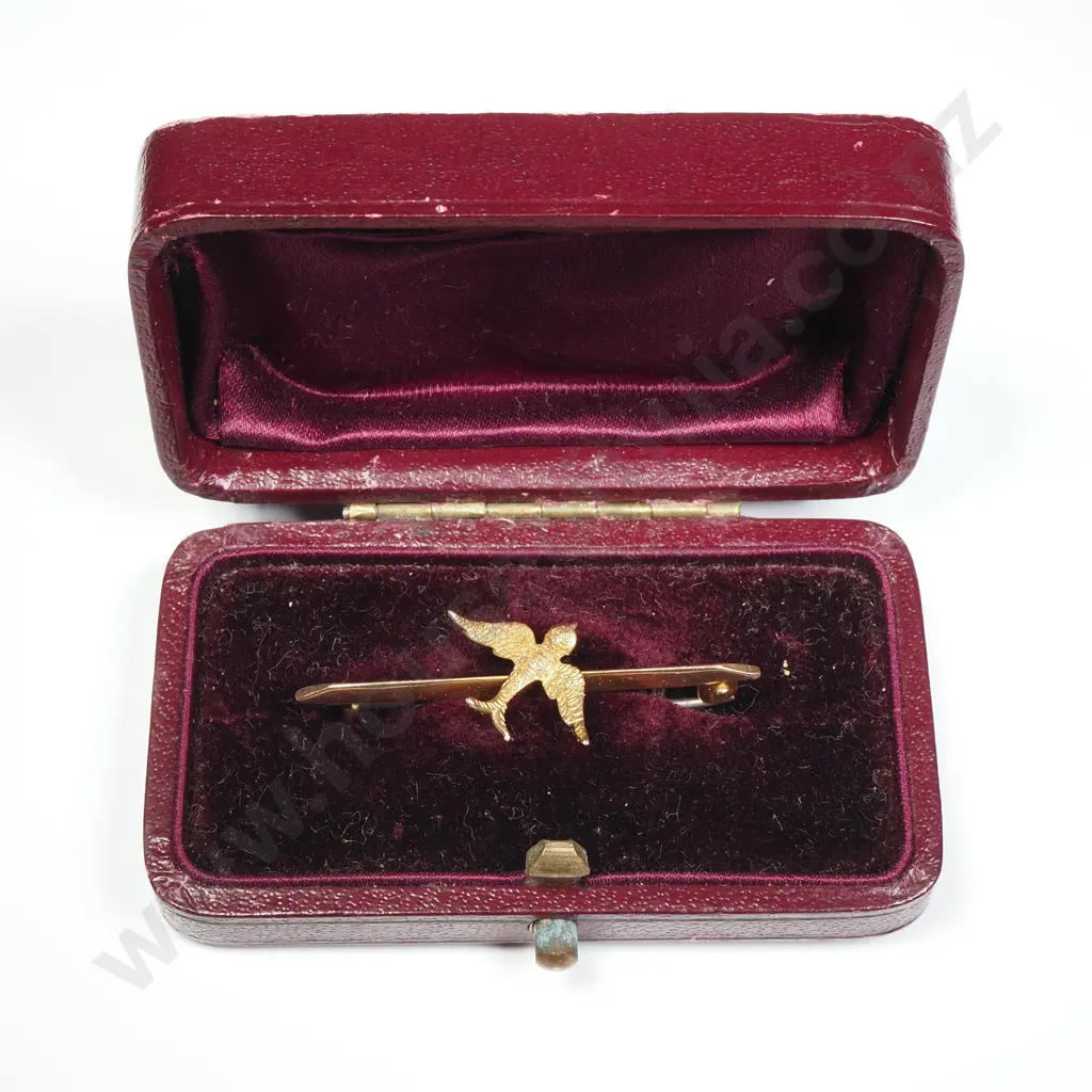 Antique 9ct Gold Dove Brooch w English Hallmarks in Antique Case Image 1++