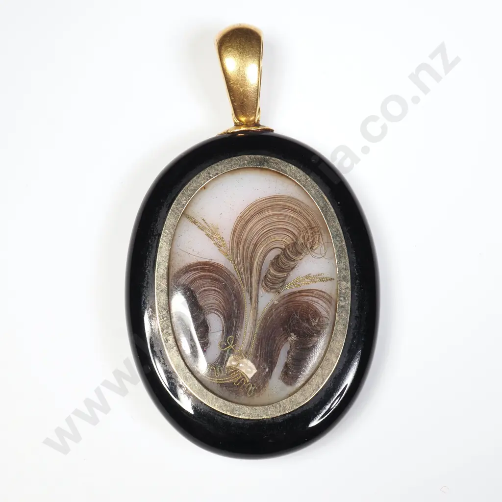 Antique 15ct Gold, Onyx & Seed Pearl Locket Image 1++