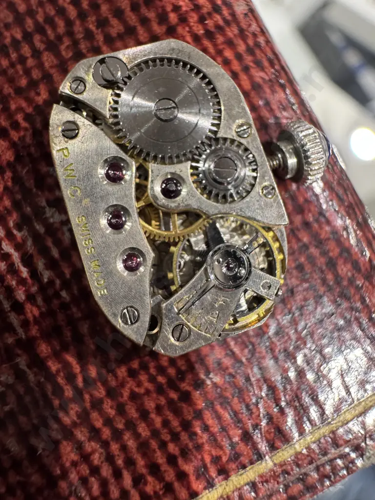 Exquisite Diamond Encrusted Platinum & Sapphire Ladies Art Deco Wristwatch Image 1++