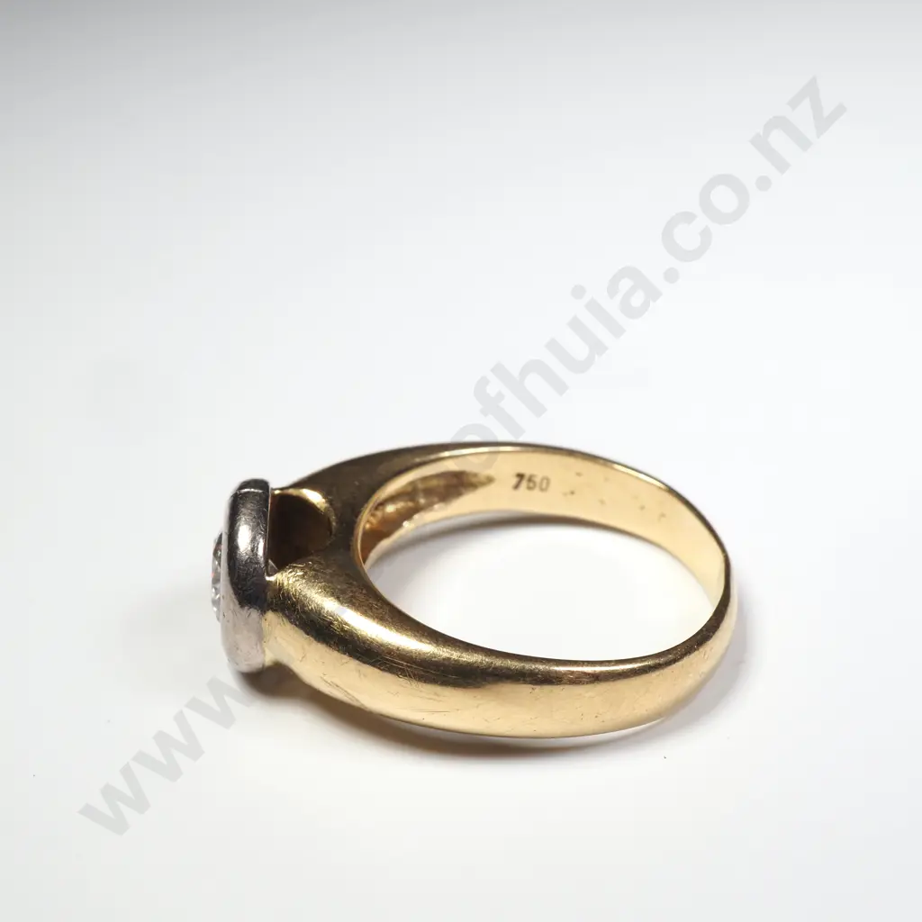 Modern 18ct Gold Diamond Ring w Valuation for $7,800 Image 1++