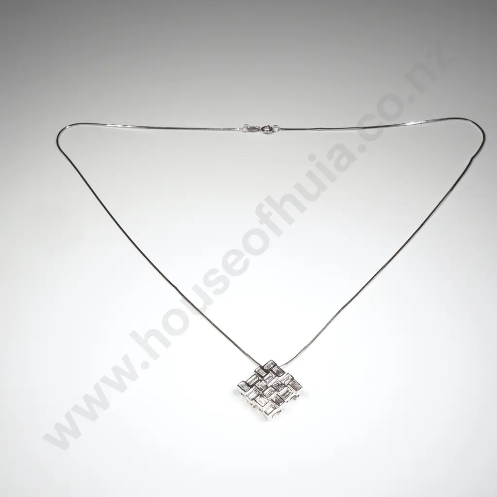 Impressive 18ct White Gold & Diamond Necklace / Pendant Set w Valuation for $8,810 Image 1++