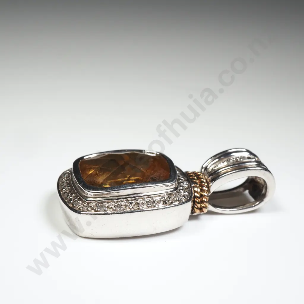 Impressive 14ct Gold & Yellow Stone Pendant Image 1++